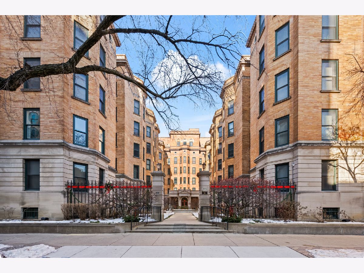  For Sale Chicago Illinois, 550 Surf Street