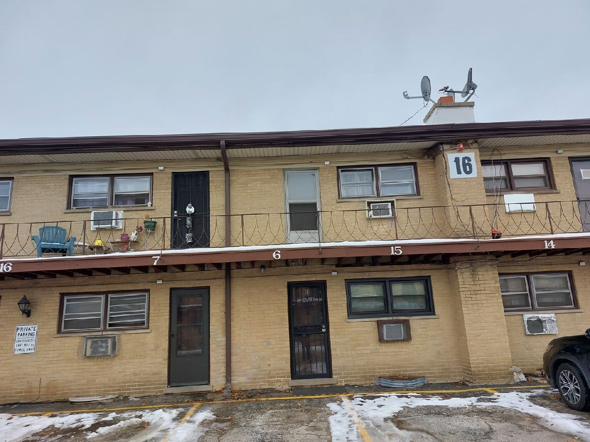  For Sale Northlake Illinois, 16 King Arthur Court