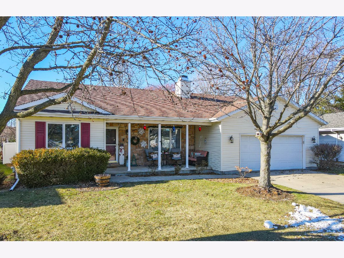  For Sale Bourbonnais Illinois, 1135 Guinevere Lane