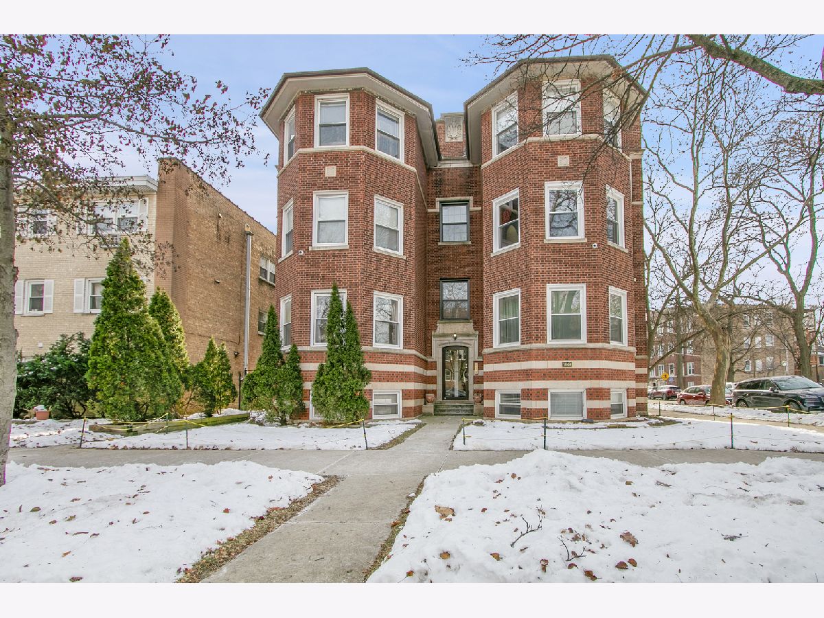  For Sale Chicago Illinois, 1647 Sherwin Avenue