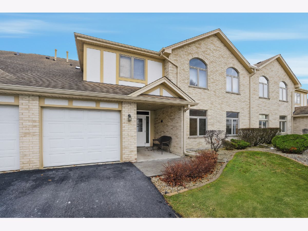 Condos & Townhomes & Homes For Sale The Pines Tinley Park Illinois, 6431 Pine Cone Drive