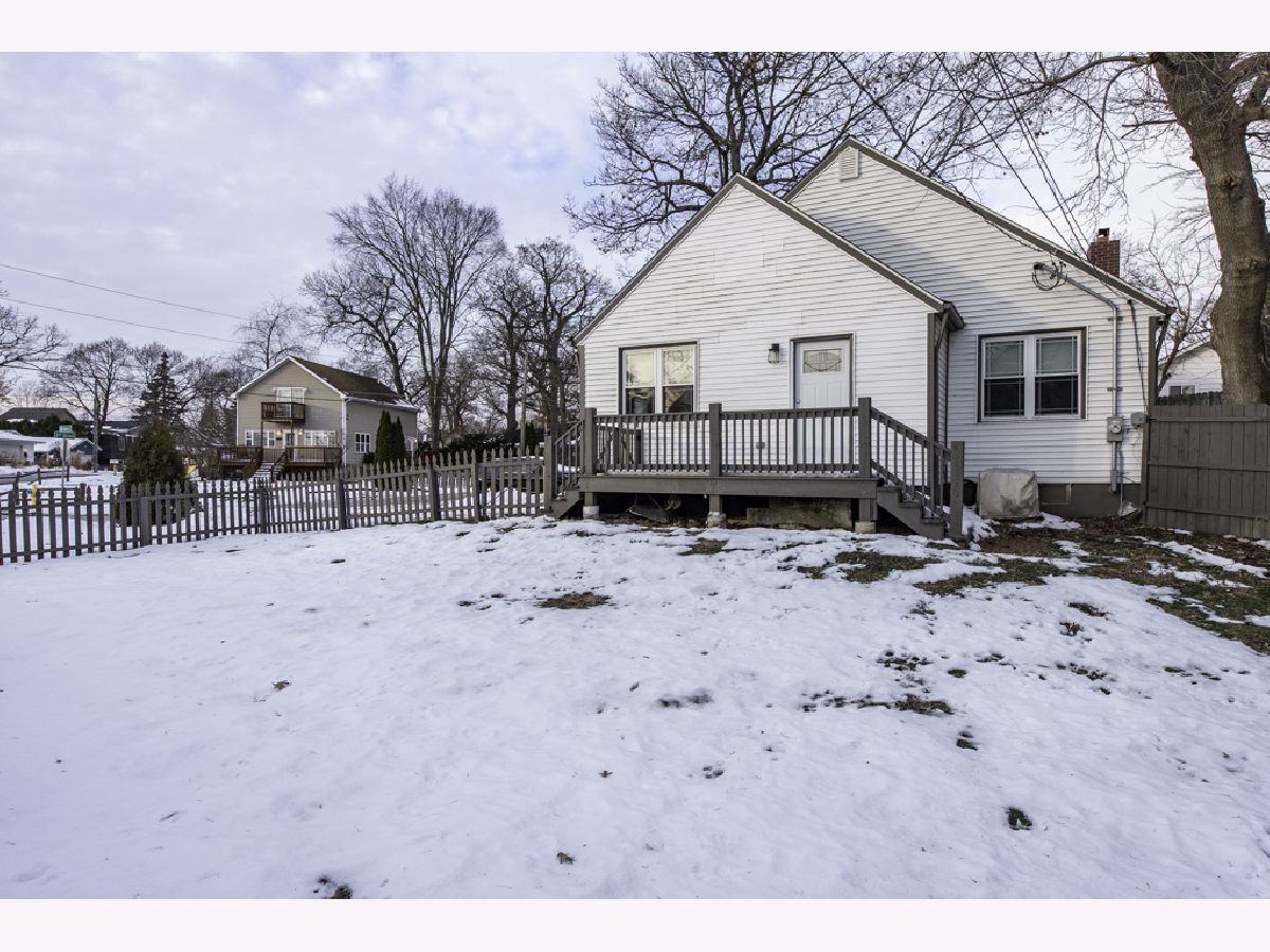  For Sale Grayslake Illinois, 33715 Lake Shore Drive