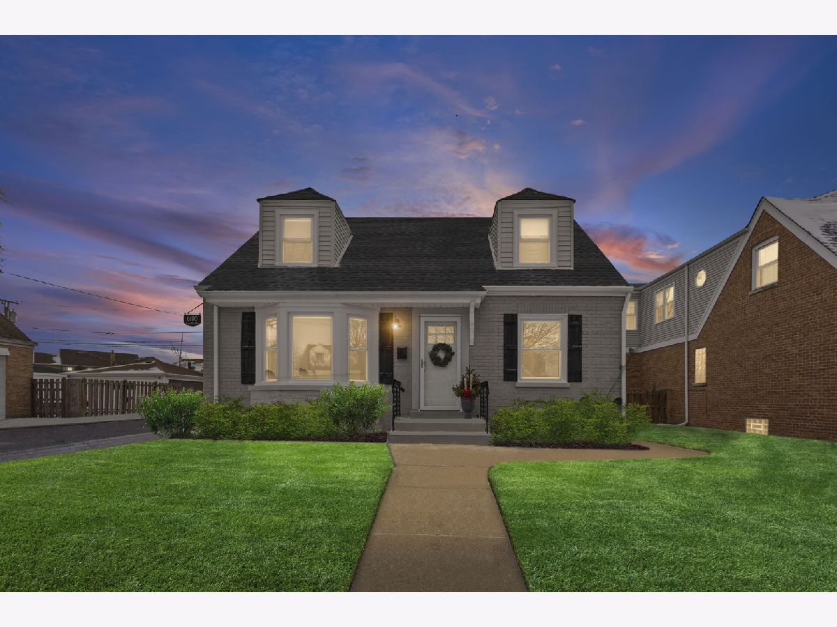  For Sale Chicago Illinois, 6100 Overhill Avenue