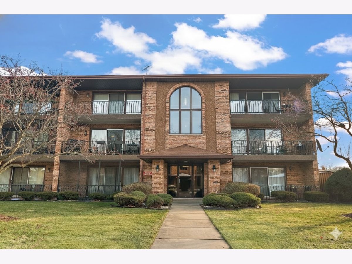  For Sale Palos Hills Illinois, 11103 Heritage Drive