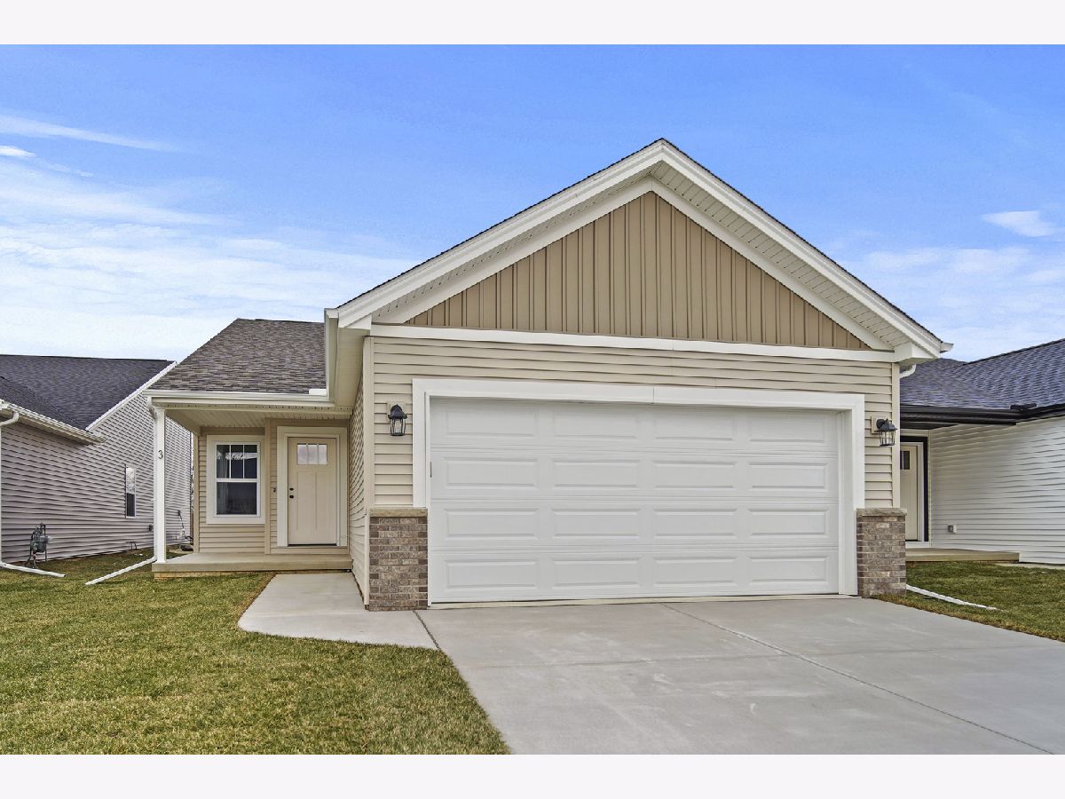  For Sale Bloomington Illinois, 3 Eric Court