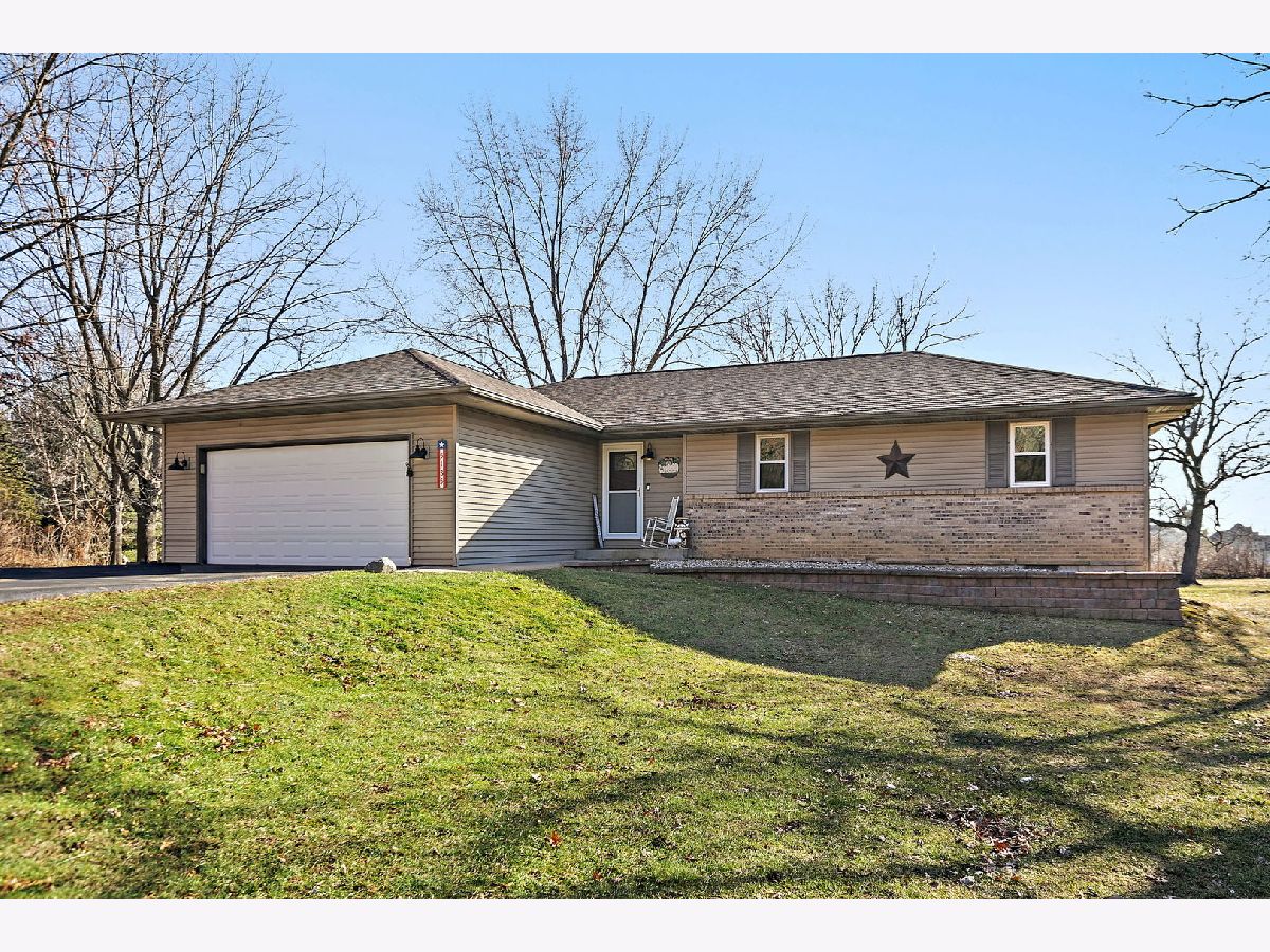  For Sale Poplar Grove Illinois, 5135 Walnut Grove Drive
