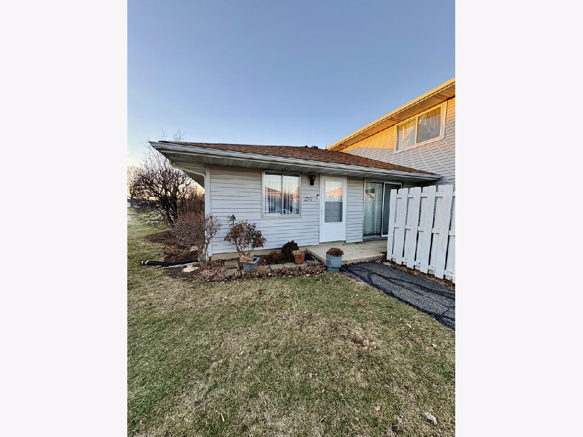  For Rent Crest Hill Illinois, 2347 Carnation