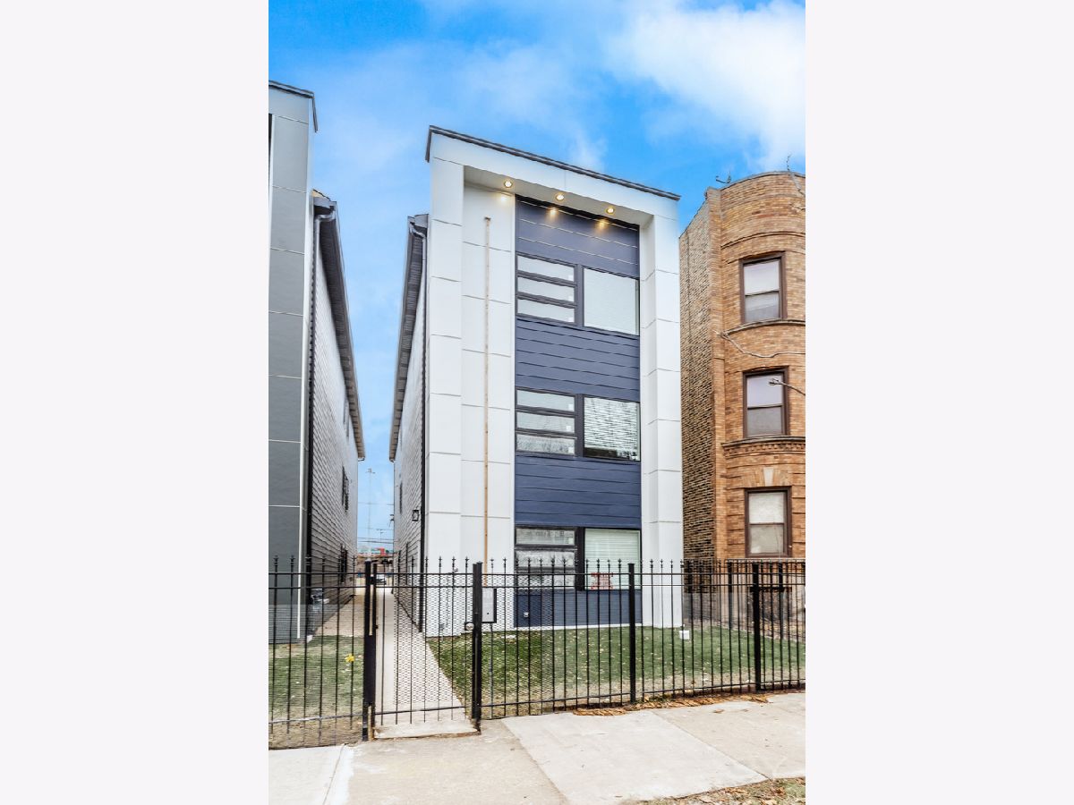 For Sale Chicago Illinois, 6220 King Drive