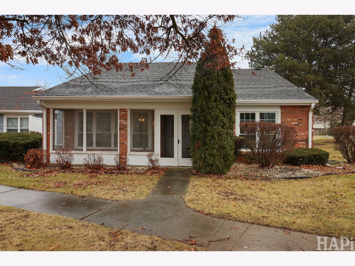 Townhomes & Condos For Sale Leisure Village Fox Lake Illinois, 7205 Hastings Circle