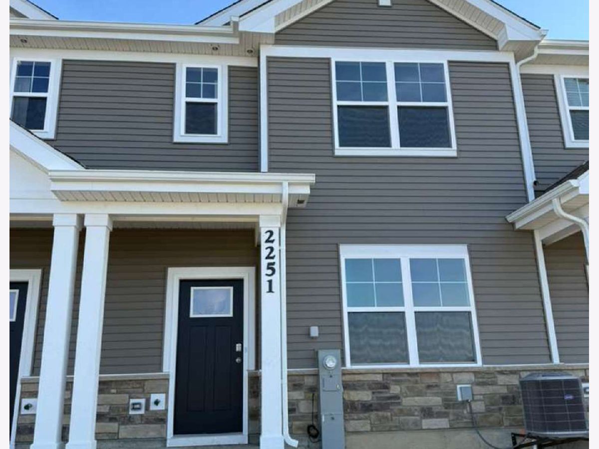  For Rent Oswego Illinois, 2251 Riesling