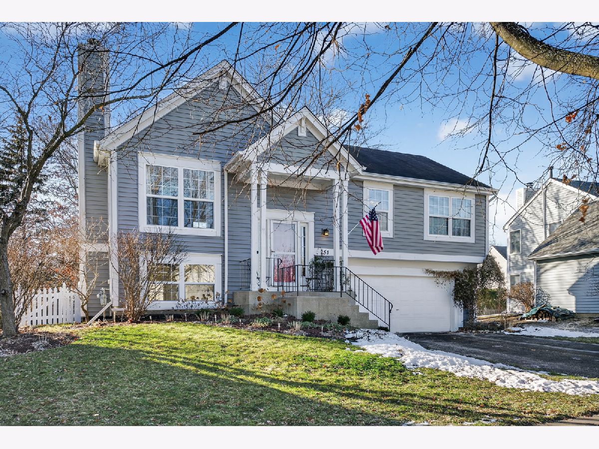  For Sale Grayslake Illinois, 251 Arlington Lane