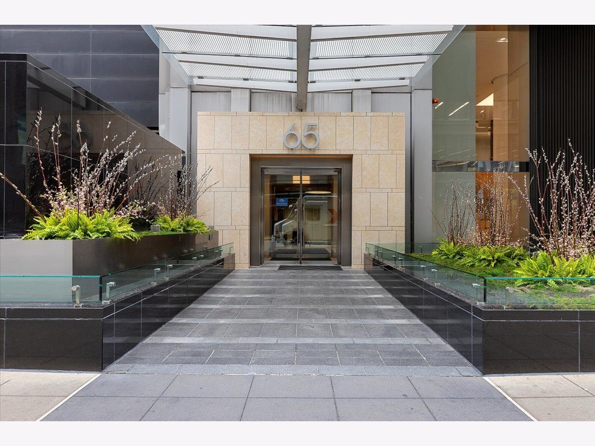  For Sale Chicago Illinois, 65 Monroe Street