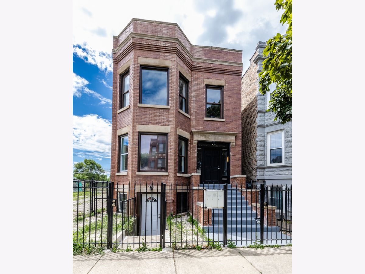  For Sale Chicago Illinois, 3651 Grenshaw Street