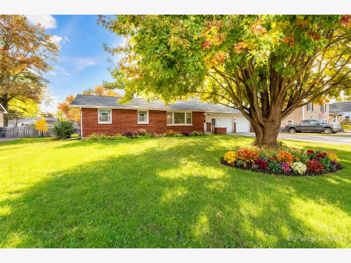  For Sale Sugar Grove Illinois, 175 Calkins Drive