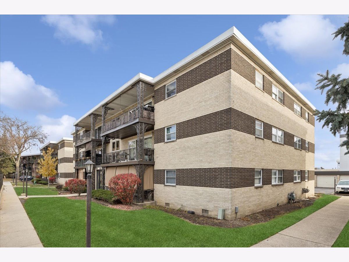  For Sale La Grange Illinois, 935 8th Avenue