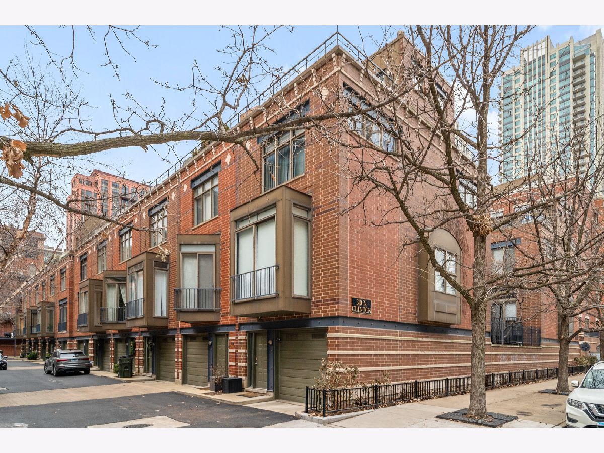Condos & Townhomes For Sale Fulton Station Chicago Illinois, 310 Clinton Street
