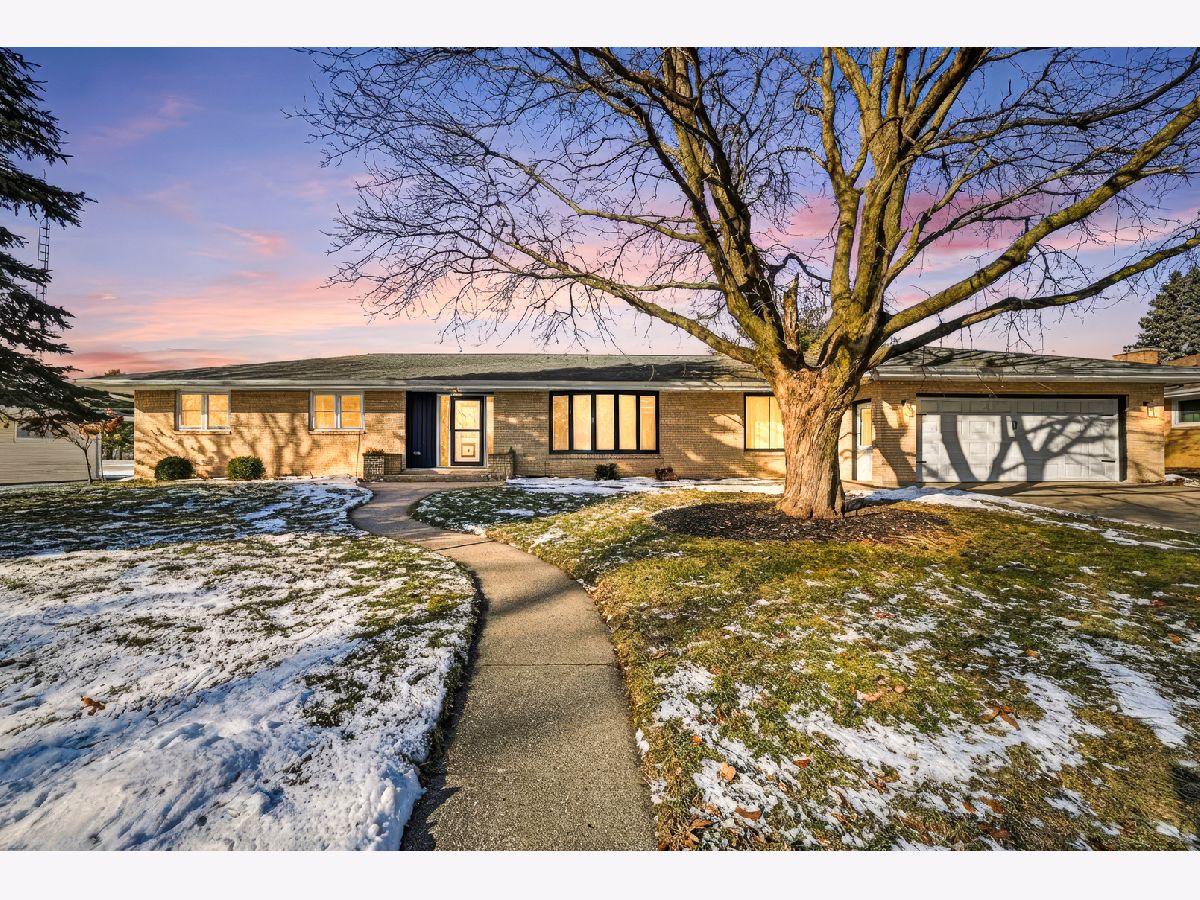  For Sale Rochelle Illinois, 126 Shirley Avenue