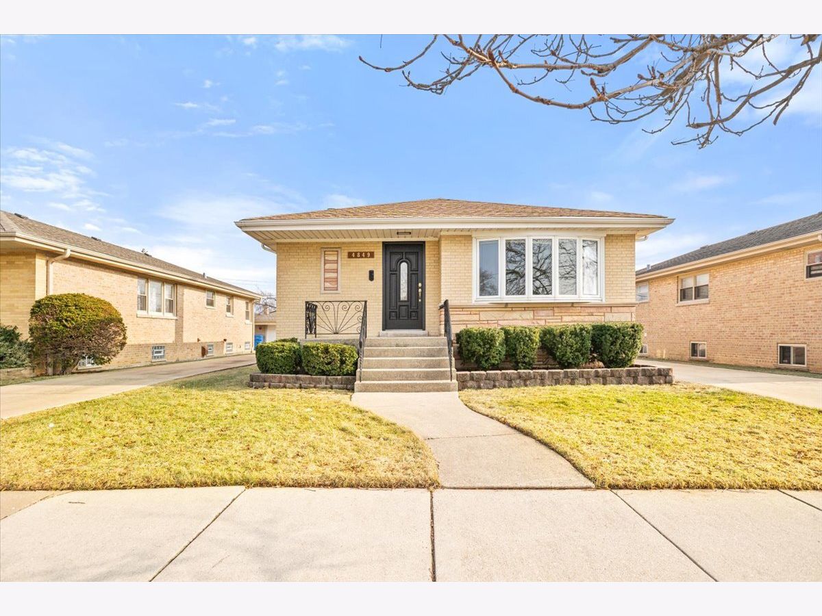  For Sale Chicago Illinois, 4849 Newland Avenue