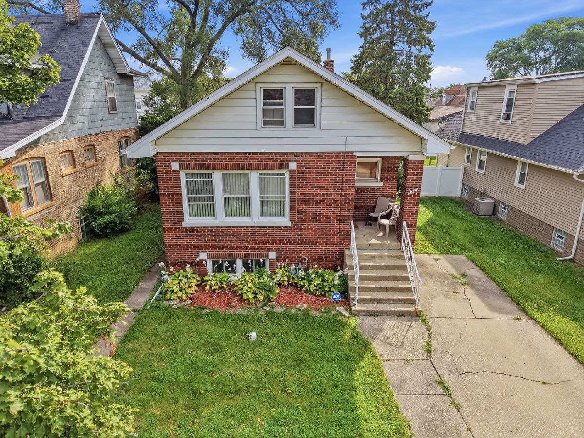  For Sale Bellwood Illinois, 617 23rd Avenue