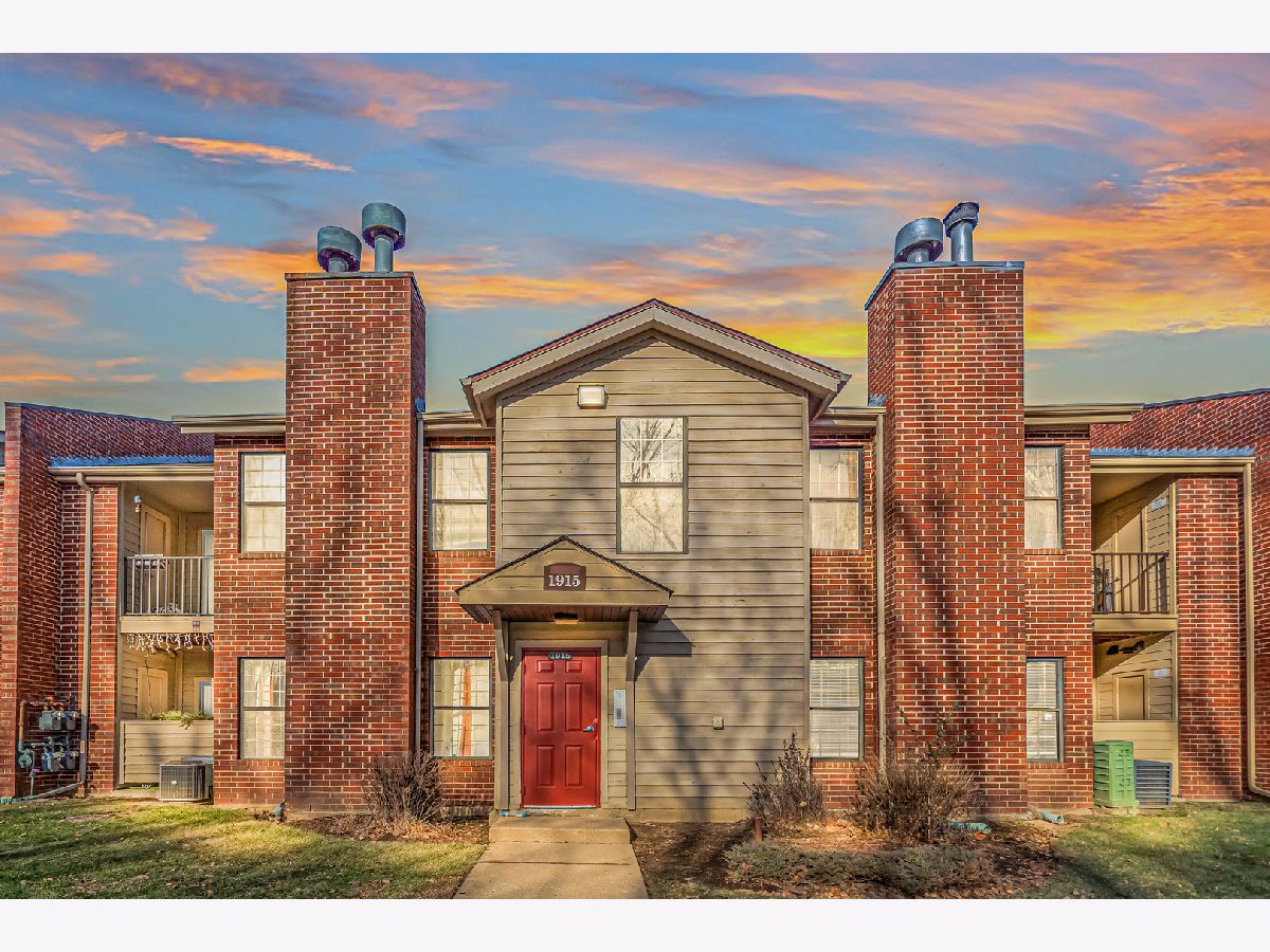 Condominiums For Sale Foxfire Palatine Illinois, 1915 Hicks Road