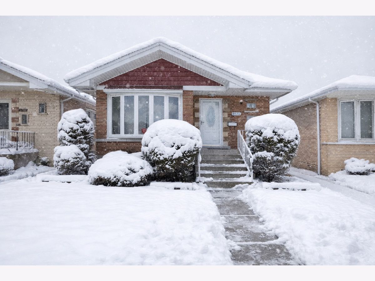 Homes & Condominiums For Rent Clear Ridge Chicago Illinois, 6436 Lamon