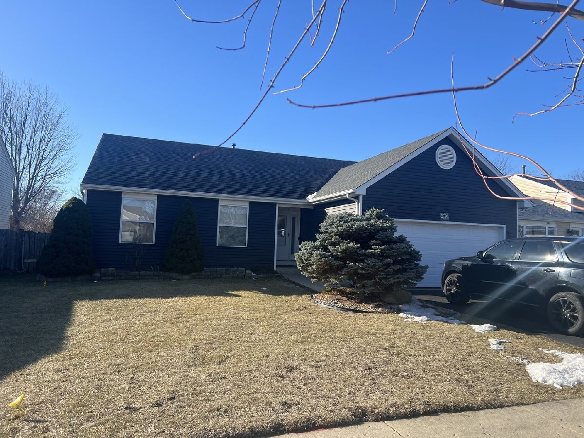  Rented Lake In The Hills Illinois, 2650 Cadbury