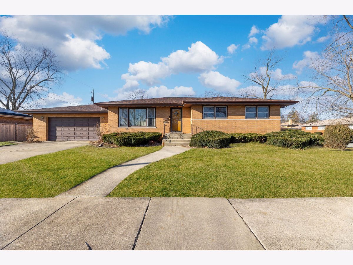  For Sale South Holland Illinois, 17044 Louis Avenue