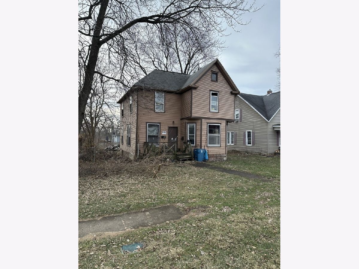 For Sale Pontiac Illinois, 208 Timber Street