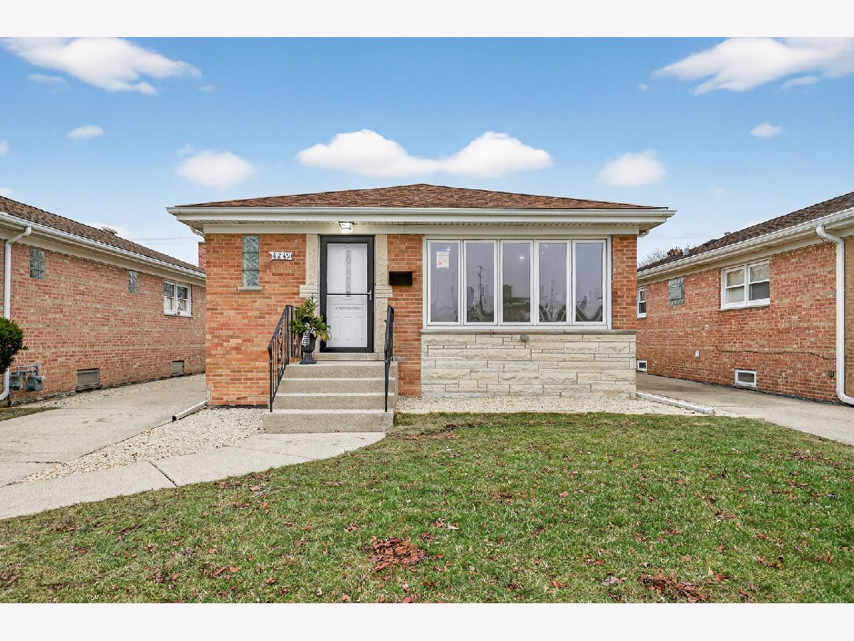 Homes & Condos & Townhomes For Sale Norwood Park Norridge Illinois, 4249 Sayre Avenue