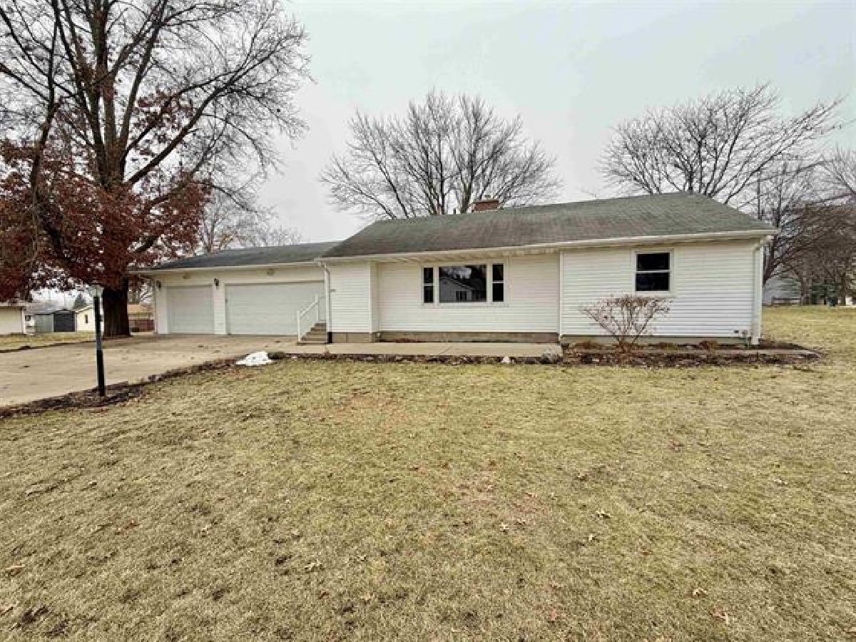  For Sale Stillman Valley Illinois, 305 Pershing Street