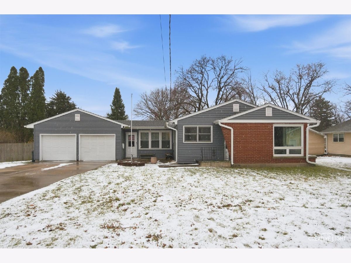  Sold Sandwich Illinois, 206 Boulevard