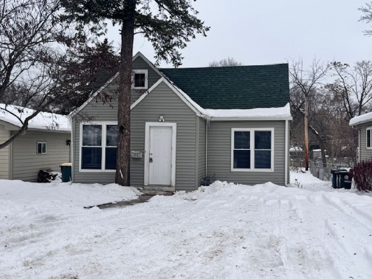  For Sale Round Lake Park Illinois, 302 Elder Drive