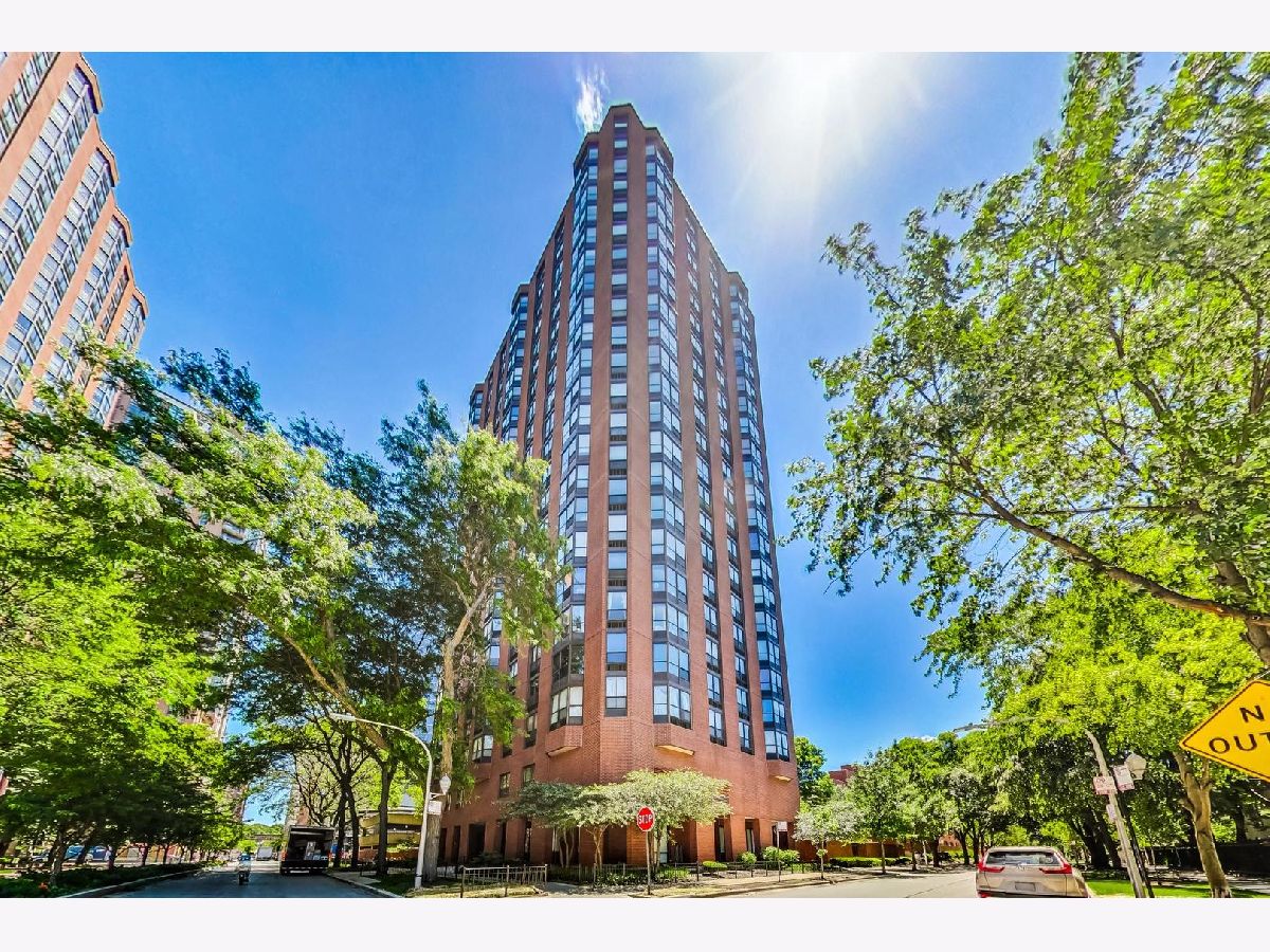  For Sale Chicago Illinois, 901 Plymouth Court