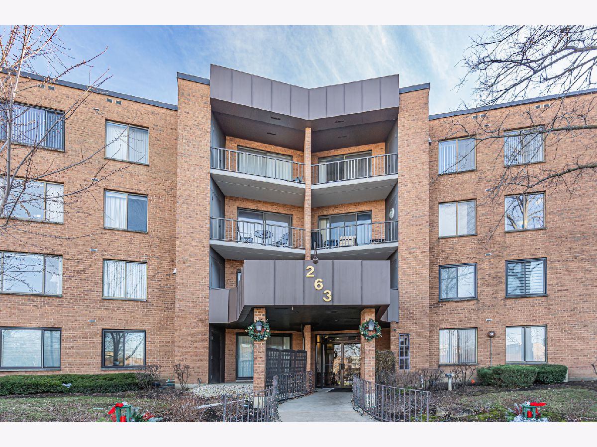 Condominiums For Sale Willow Creek Palatine Illinois, 263 Clubhouse Drive