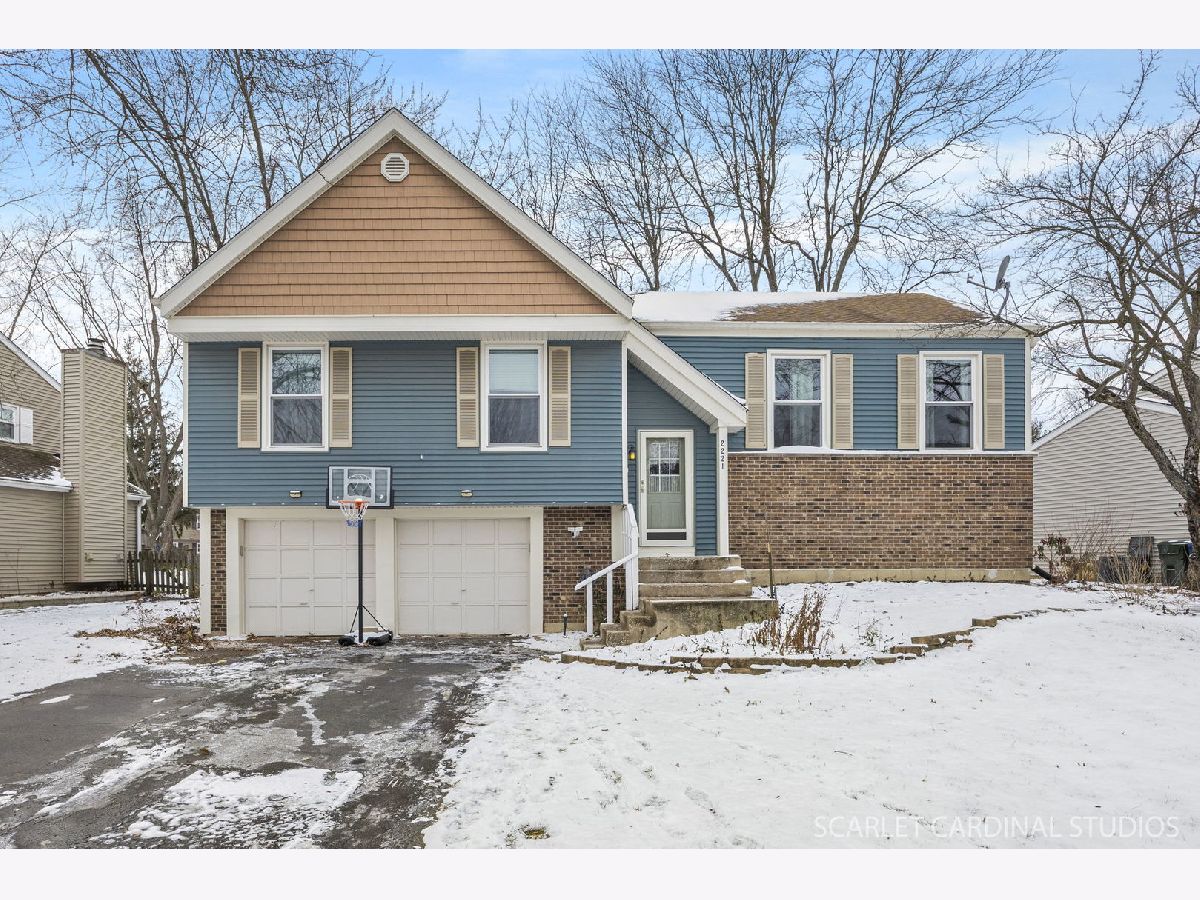  For Sale Naperville Illinois, 2221 Woodland Circle