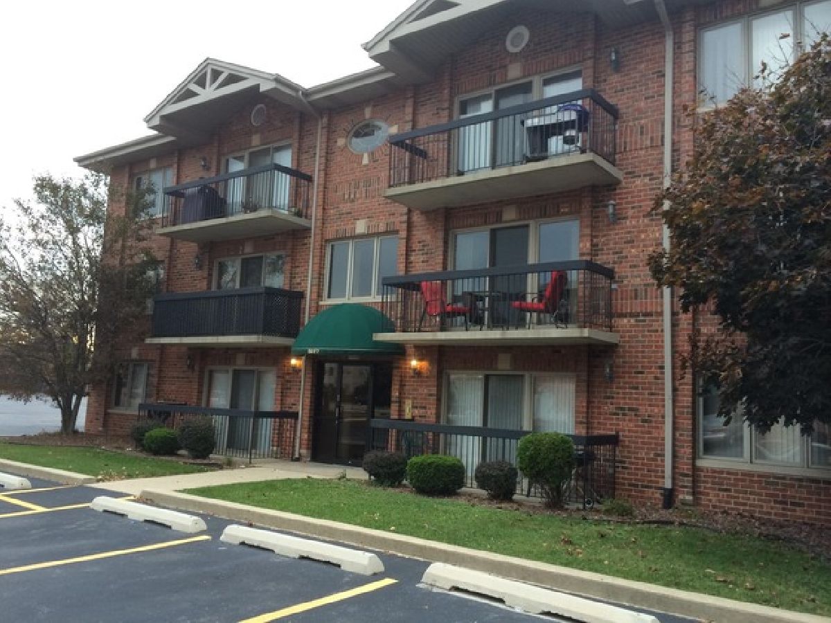  Rented Chicago Ridge Illinois, 5627 107th