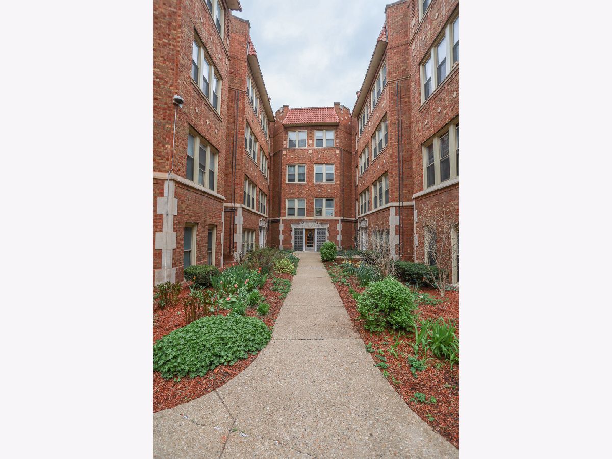  Rented Chicago Illinois, 7703 Sheridan