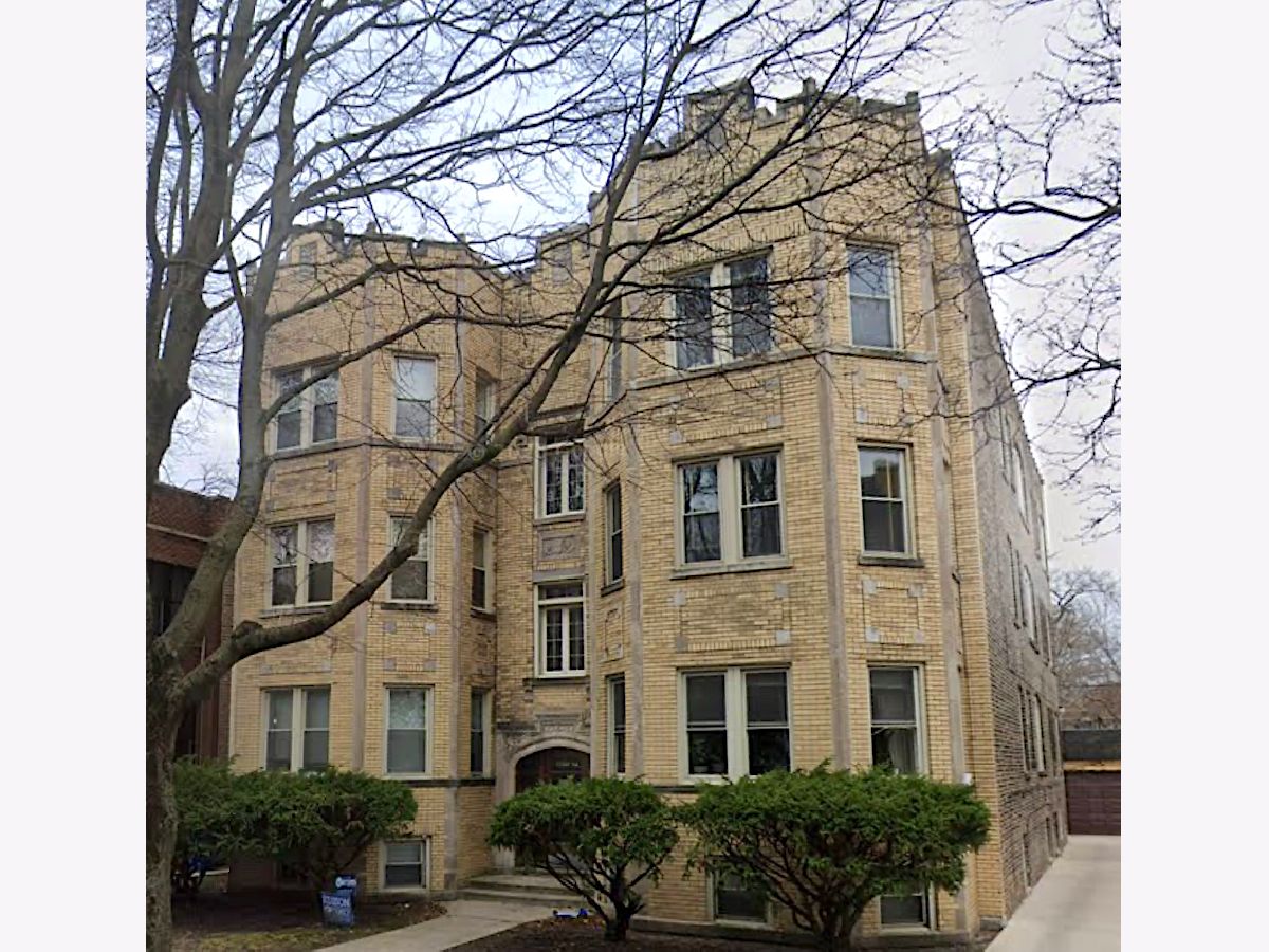  Rented Chicago Illinois, 4752 Virginia