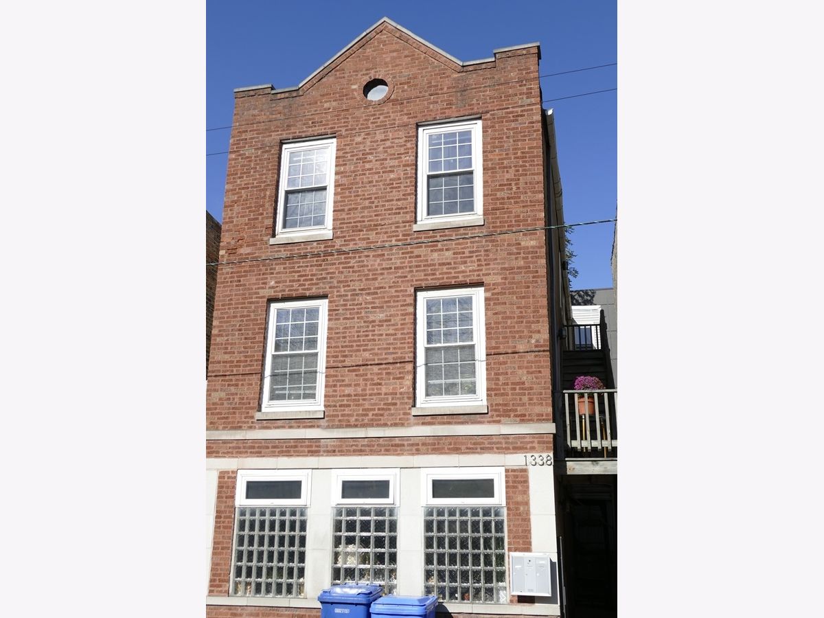  Rented Chicago Illinois, 1338 Erie