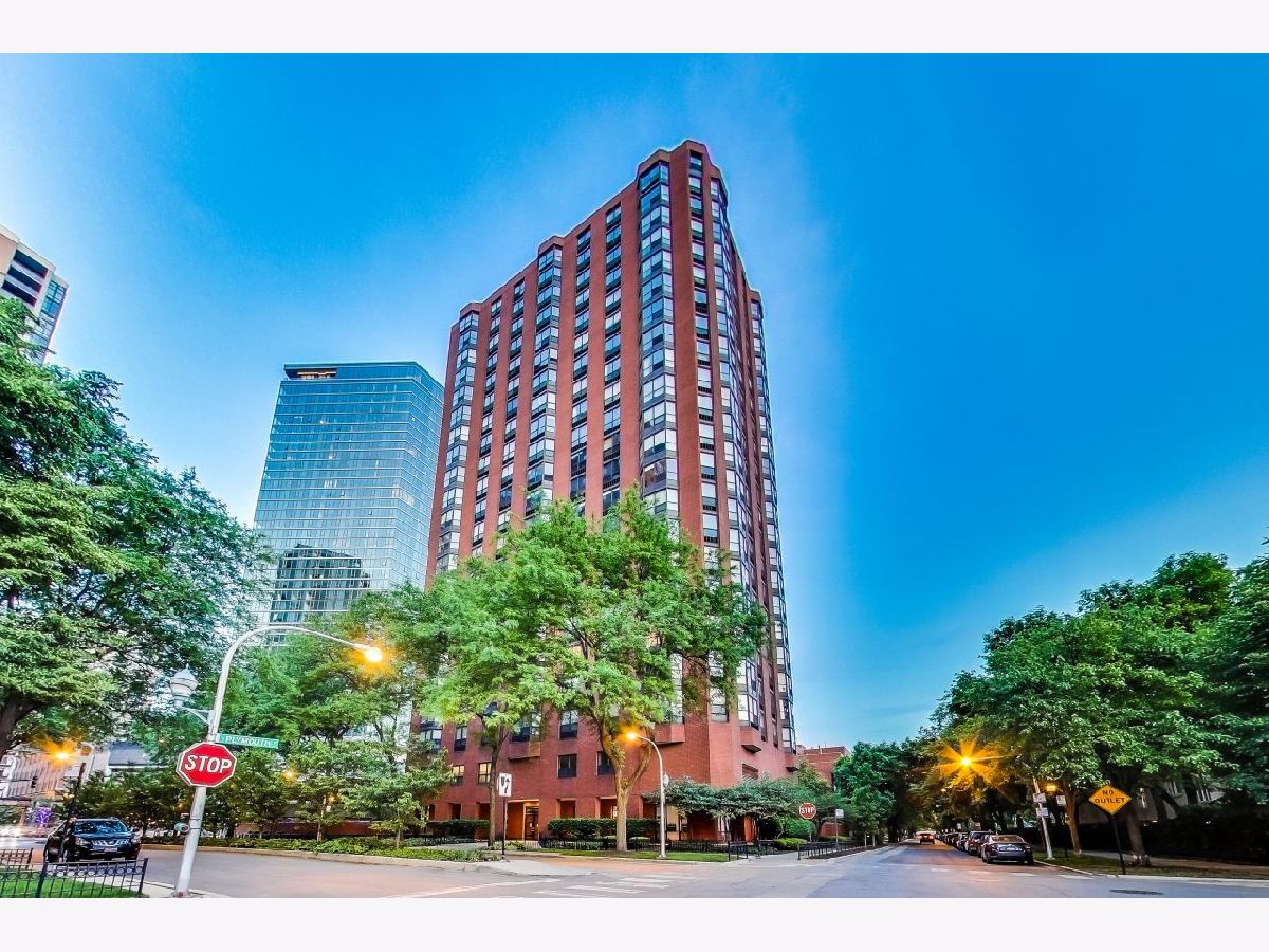  For Sale Chicago Illinois, 901 Plymouth Court