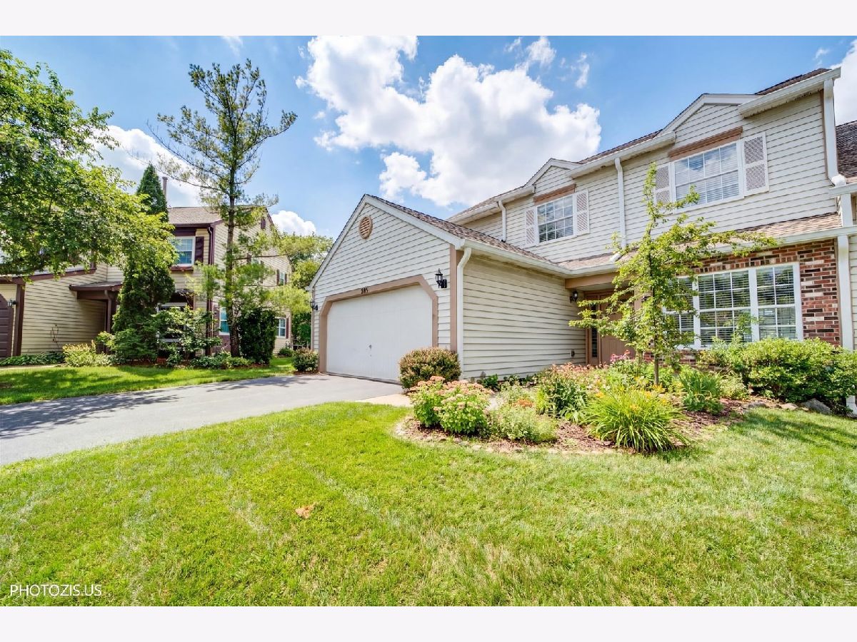 Townhomes & Homes For Sale Surrey Woods Streamwood Illinois, 526 Ascot Lane