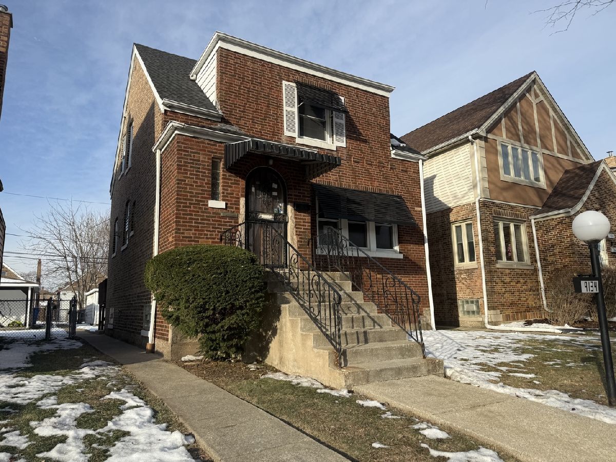  For Sale Chicago Illinois, 9134 Paxton Avenue
