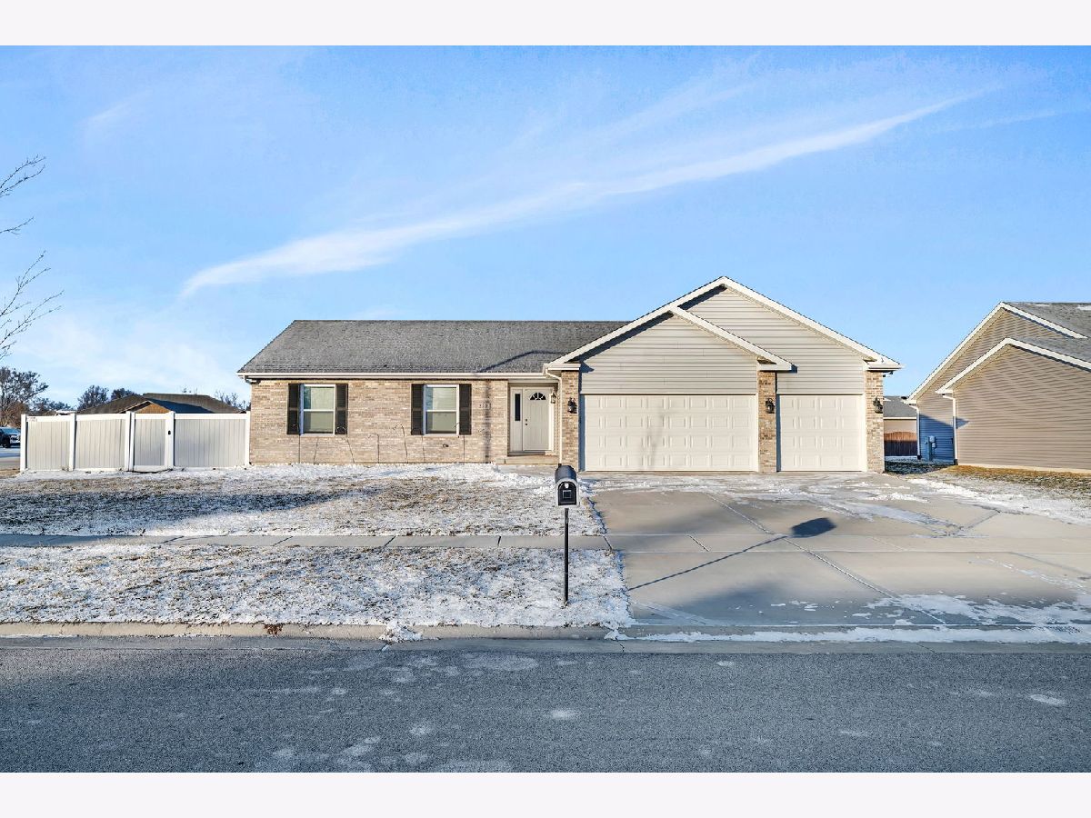  For Sale Coal City Illinois, 250 Short Drive