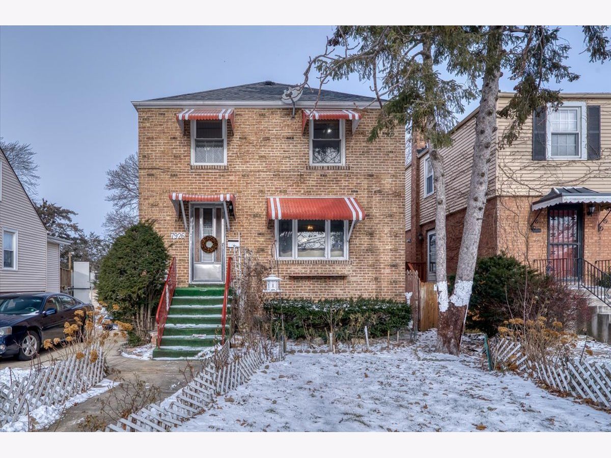  For Sale Chicago Illinois, 7926 Summerdale Avenue