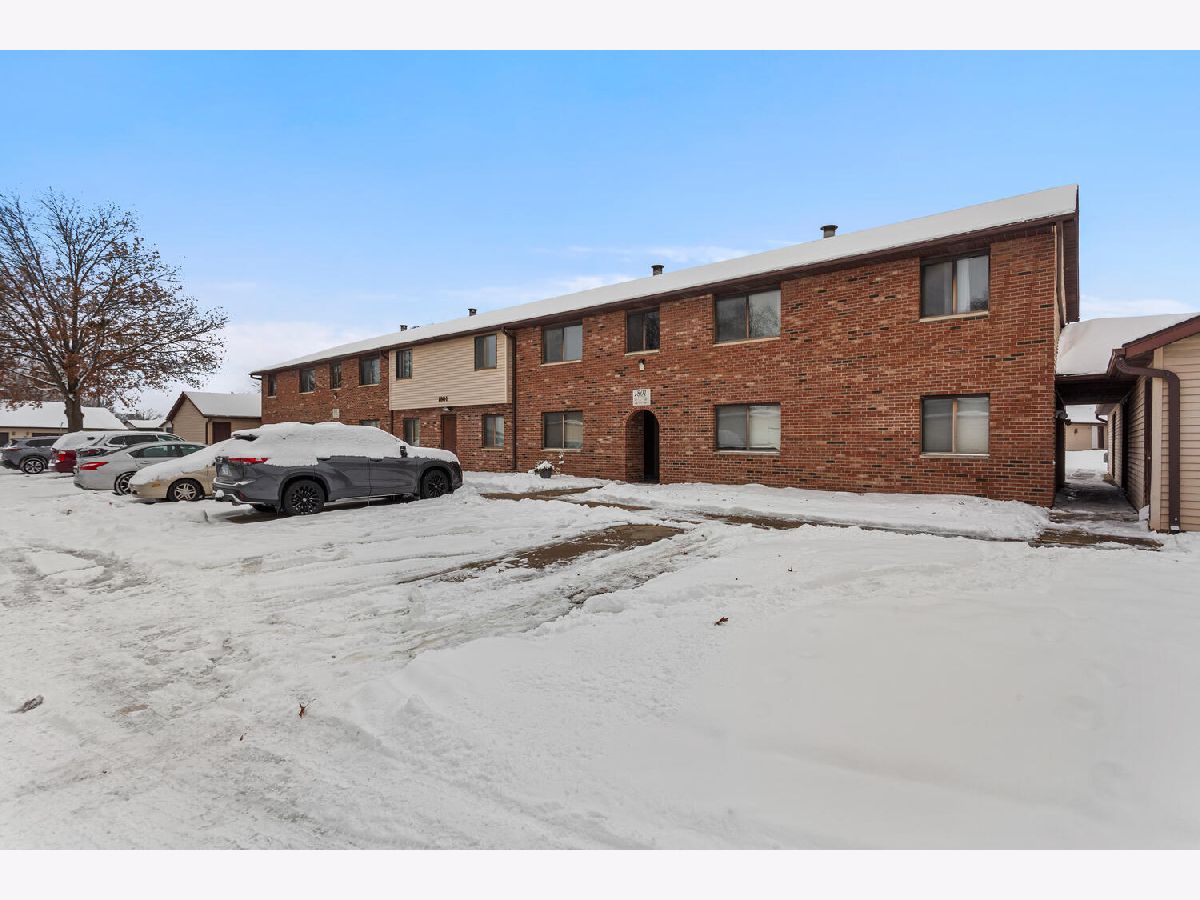 Condominiums For Sale Willow Springs Urbana Illinois, 1801 Richardson Drive