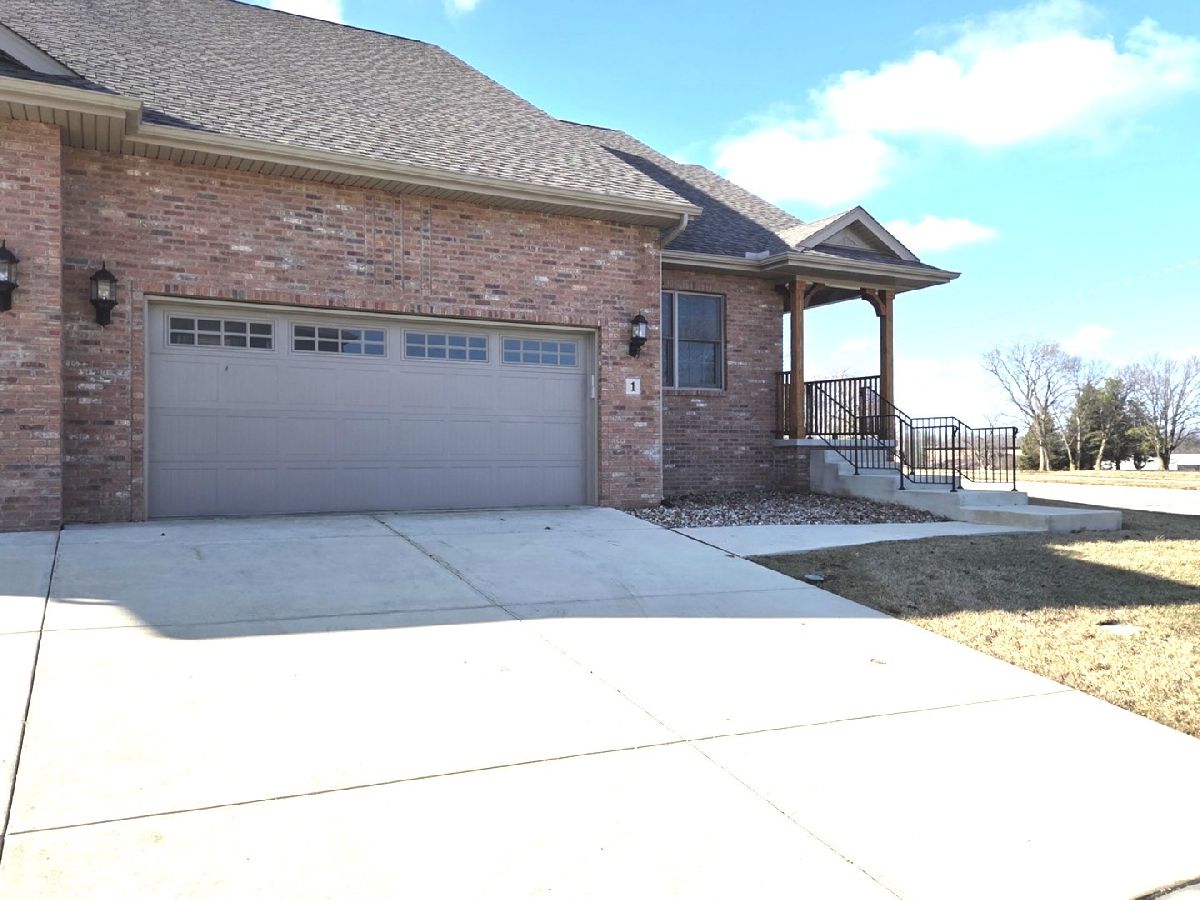  For Sale Bloomington Illinois, 1 Saint Ivans Circle