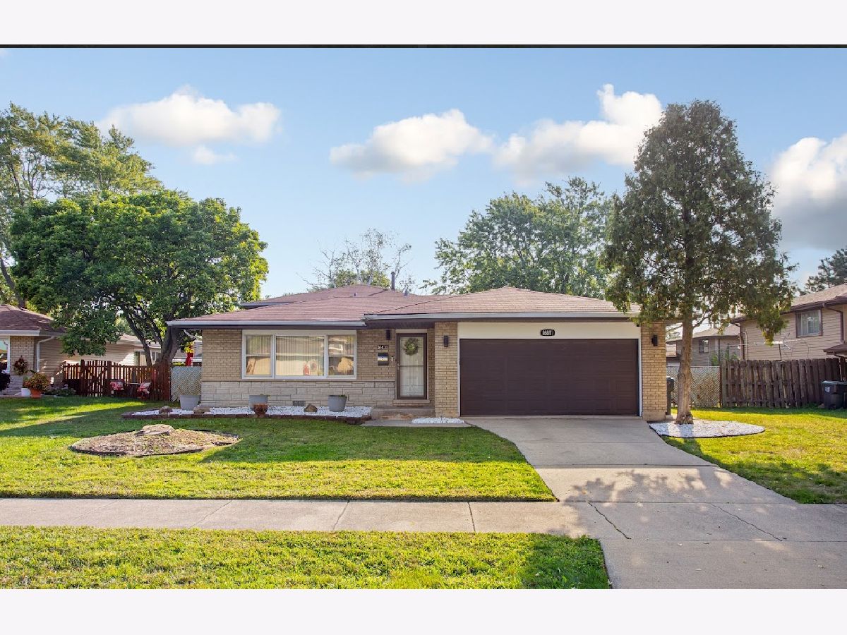  For Sale South Holland Illinois, 16811 Wausau Avenue