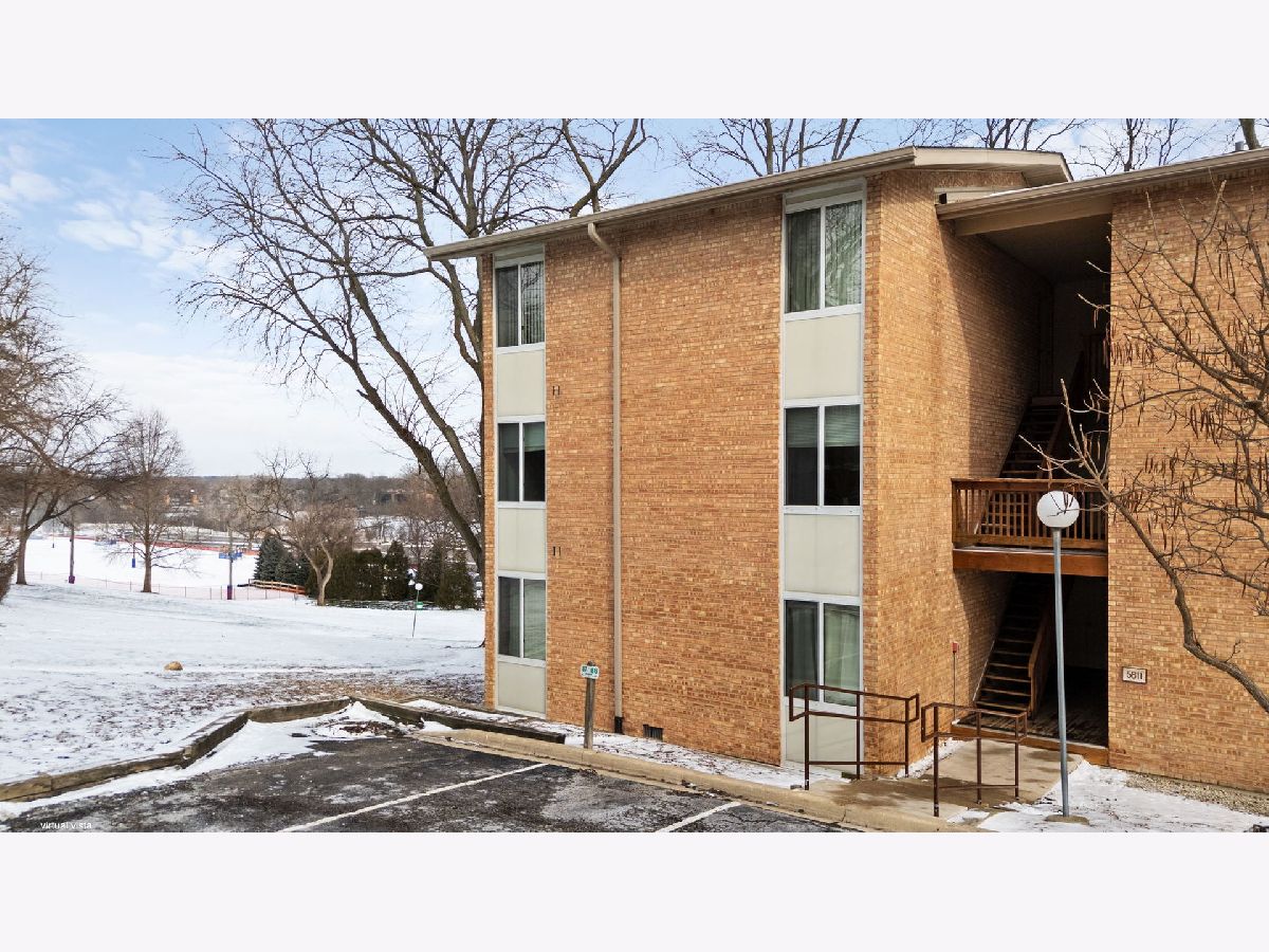 Condos & Townhomes For Sale Four Lakes Lisle Illinois, 5811 Oakwood Drive