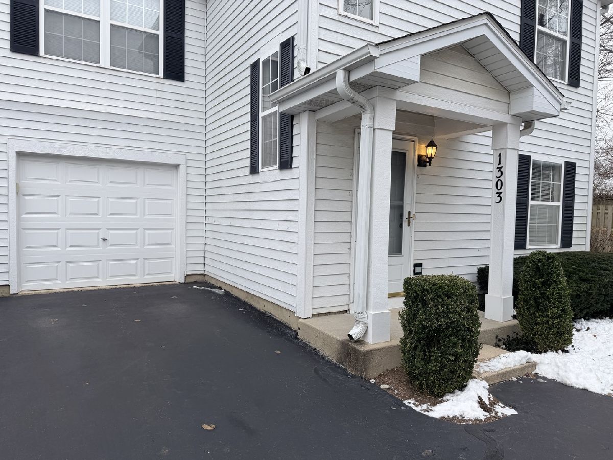  For Rent Mundelein Illinois, 1303 Orleans