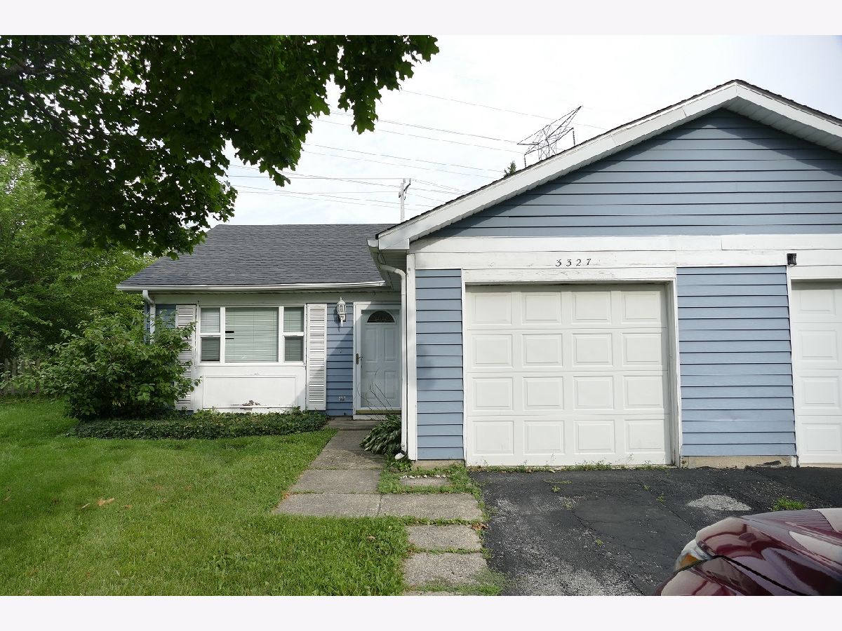 Homes & Townhomes For Rent Georgetown Aurora Illinois, 3327 Acorn